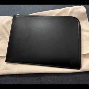 Louis Vuitton black leather pochette